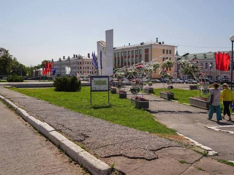 Косметический ремонт будет проведен на площади Революции в Вологде до конца лета