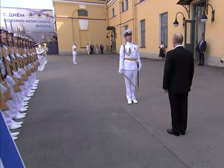 https://static.mk.ru/upload/entities/2025/07/27/12/articles/detailPicture/3d/f6/44/90/c3061959154fa0412f2473028b2c4b0e.jpg