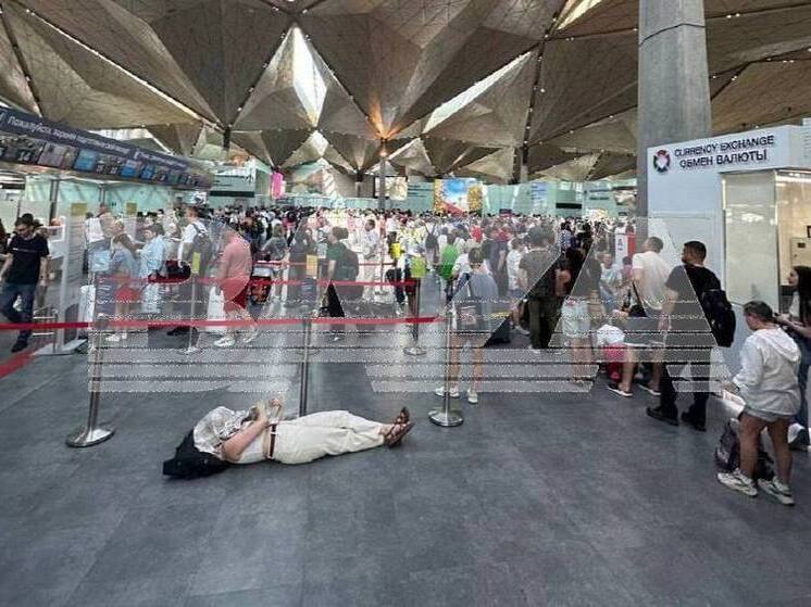 Авиарейс из Уфы в Санкт-Петербург задержали на семь часов