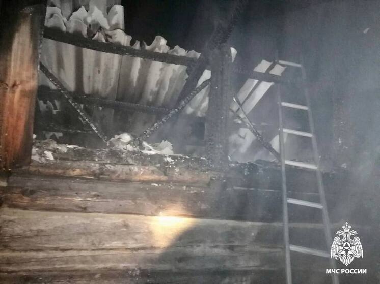В Горно-Алтайске загорелась баня