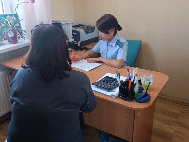 В Симферополе приставы взыскали 330 тысяч рублей земельного налога с должницы