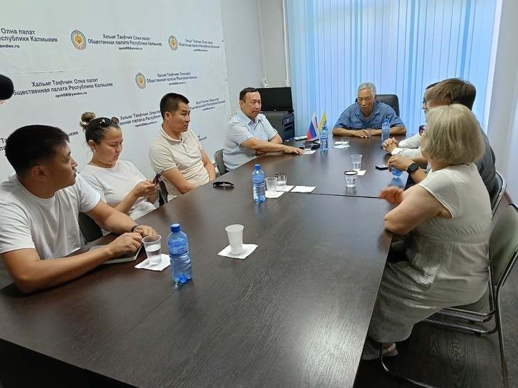 В поселке Калмыкии активно работают члены ТОС