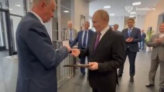 Глава государства Владимир Путин получил медаль «За верность российскому флоту» на День ВМФ