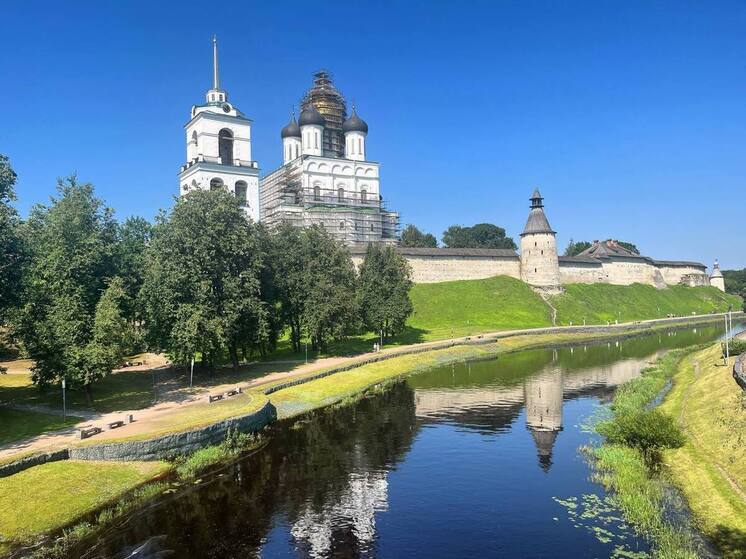 Реставрационные работы продолжаются в Троицком кафедральном соборе Псковского кремля