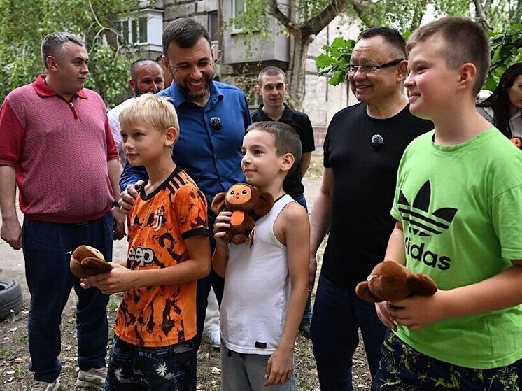 Глава Минстроя России посетил один из жилмассивов Донецка