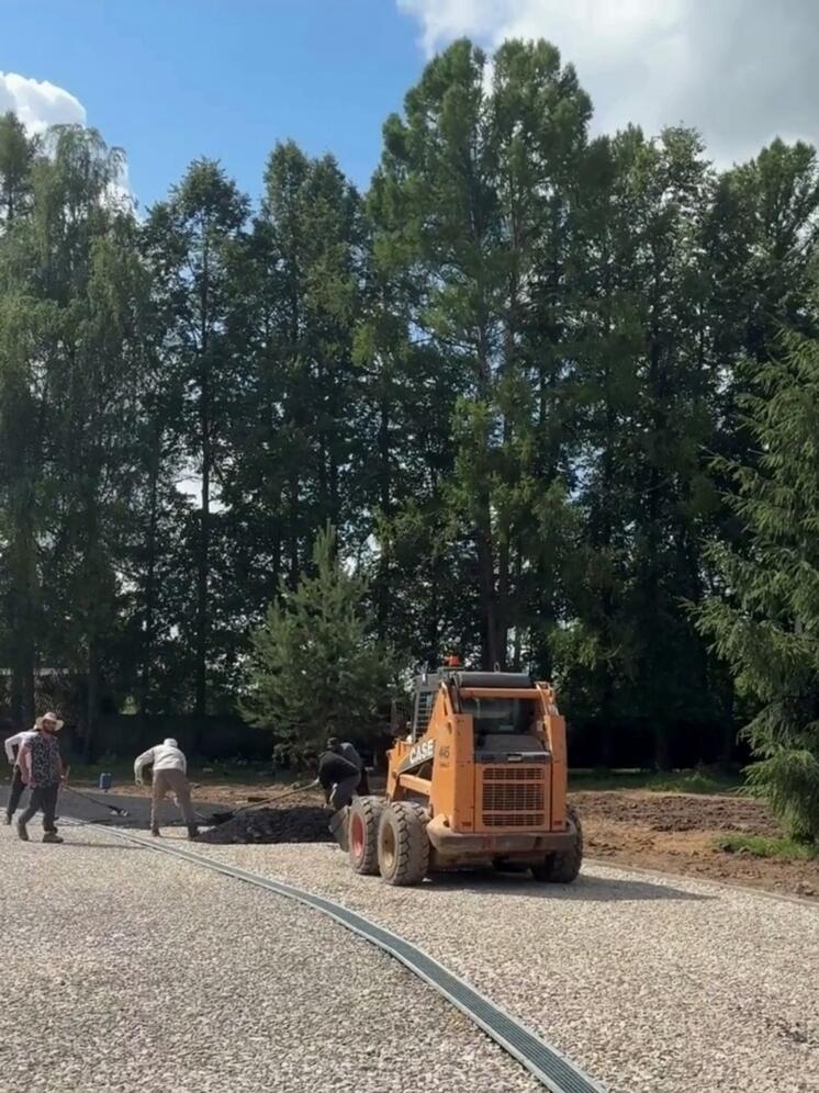 В Барятинском районе обустраивают футбольное поле