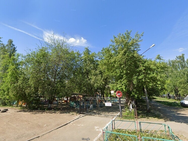 Около школы в Екатеринбурге нашли труп мужчины