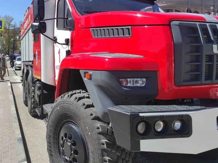 Глава Невинномысска Михаил Миненков поблагодарил предприятия за помощь в борьбе с ландшафтным пожаром