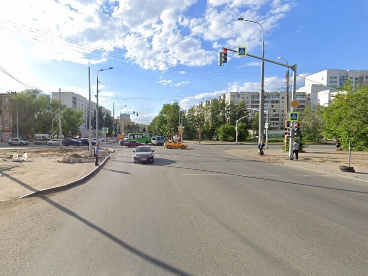 В Екатеринбурге «ГАЗель» устроила ДТП с двумя легковушками