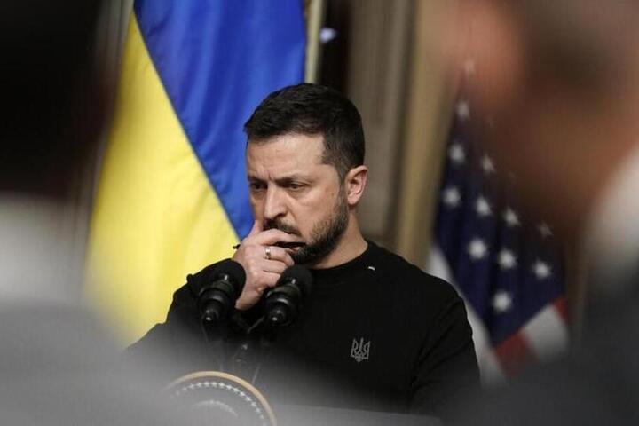 Полковник Макгрегор: Зеленский боится лишиться власти из-за провала на поле боя