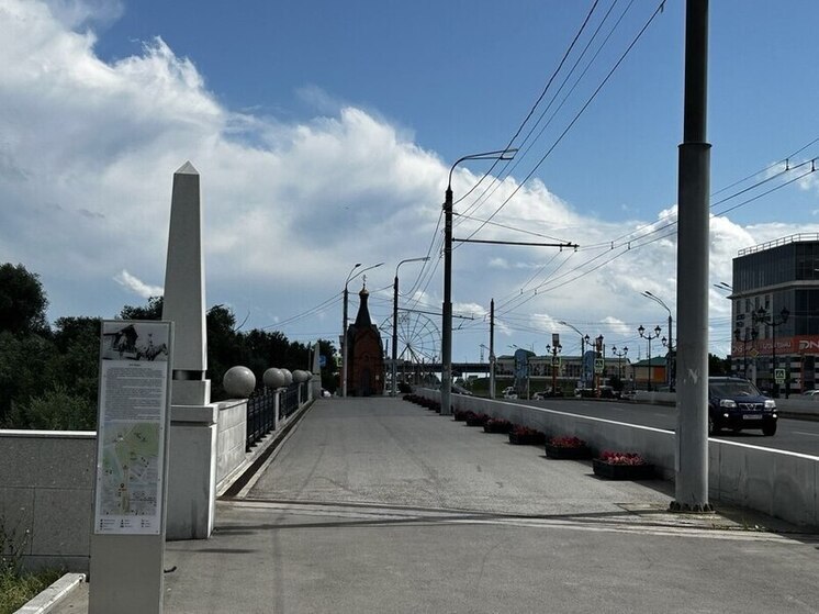 Барнаульцы застряли на новом колесе обозрения на третий день работы