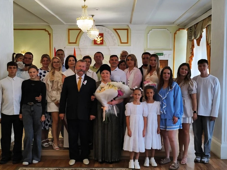 Супруги из Красноярска отметили юбилей — золотую свадьбу