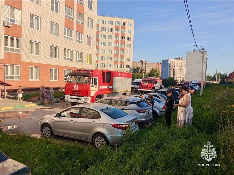 В Туле из горящей многоэтажки эвакуировали 15 человек, включая детей