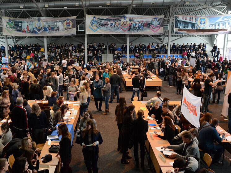 Шестнадцать ярмарок вакансий планируют провести в ЛНР