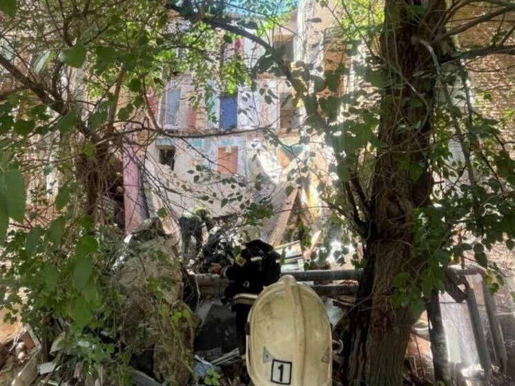В Астрахани обрушился подъезд жилого многоэтажного дома