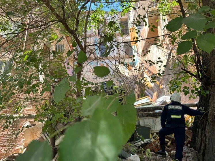 Как удалось выяснить корреспонденту «МК в Астрахани», многоэтажка на Ляхова должна была быть ликвидирована еще зимой, но представители ответственных органов затянули работы