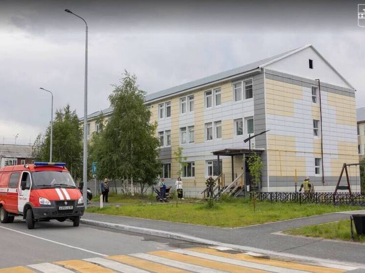 В Тарко-Сале жителей горевшего дома приглашают обсудить необходимую им помощь