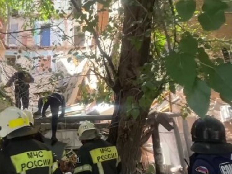 Восстанавливать дом в Астрахани, где обрушился подъезд, не планируется