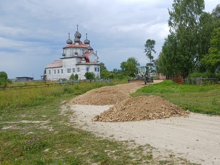 В деревнях Дудкинская и Столетовская стартовал проект «Эх, дороги»