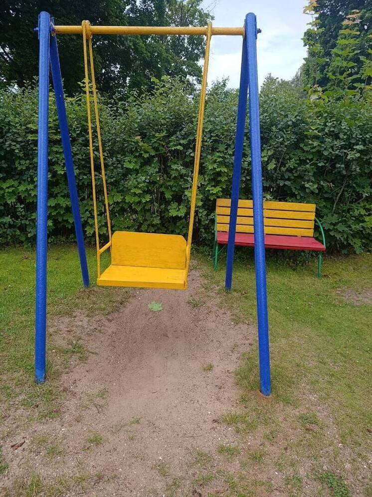 В Спас-Деменске благодаря прокуратуре привели в порядок детскую площадку