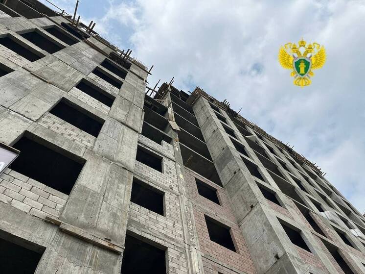Рабочий погиб в Махачкале, упав с 11 этажа строящегося дома