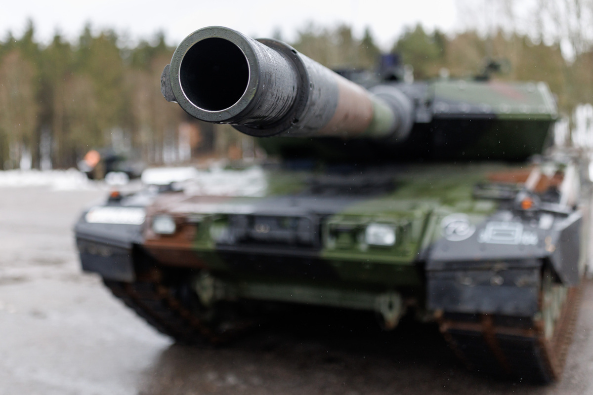 ТАСС: отступавшие из Зеленого Гая боевики ВСУ бросили тысячи единиц оружия