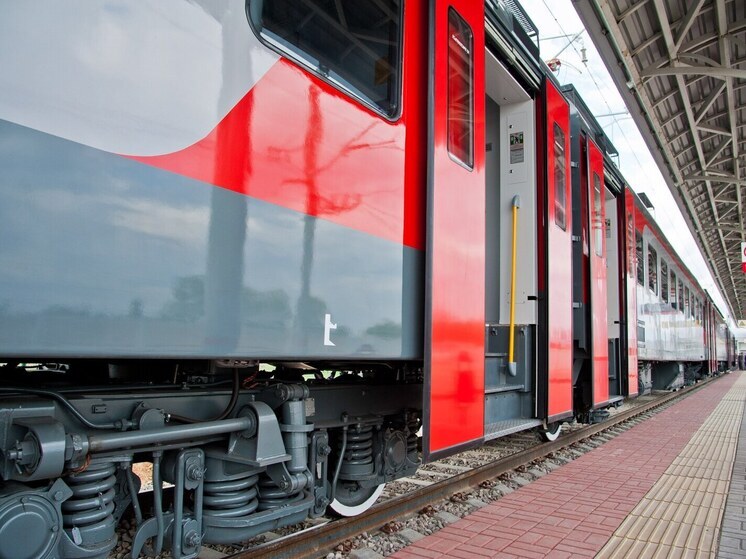 Следующие через Волгоград поезда задерживаются из-за атаки БПЛА