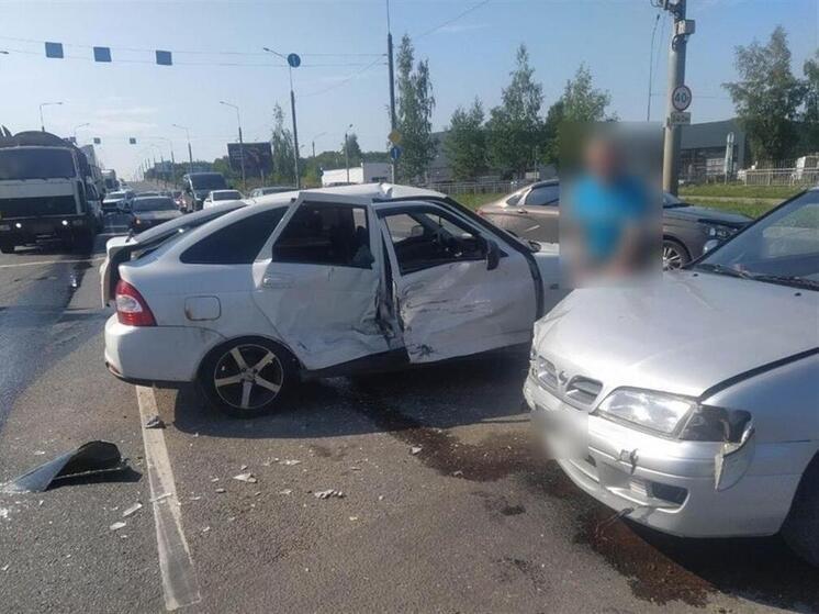 Костромские ДТП: «Lada Priora» против «Nissan Primera»