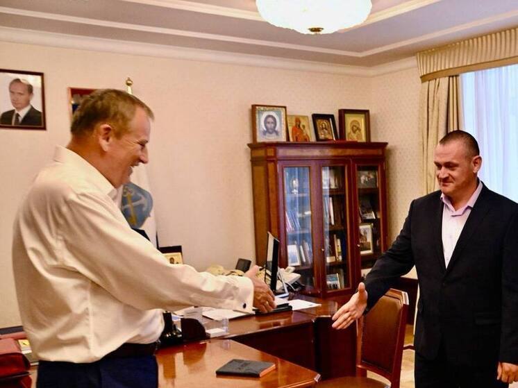 Участник СВО из Волосовского района начал стажировку в администрации Ленобласти
