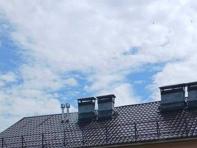 В Старорусском округе после урагана отремонтировали крышу Новосельской школы