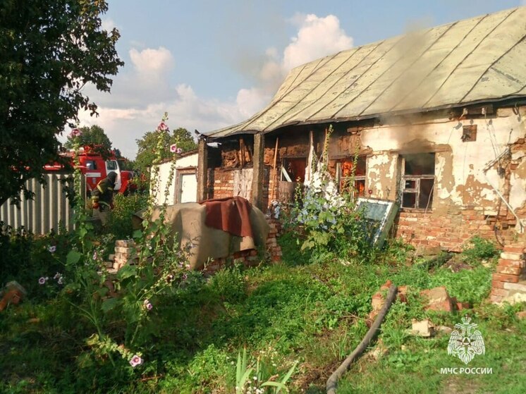 Пожарные ликвидировали возгорание в многоквартирном доме Тулы