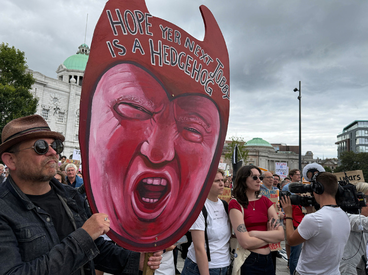  Трамп изнасиловал Европу и готовится сделать то же самое с Россией