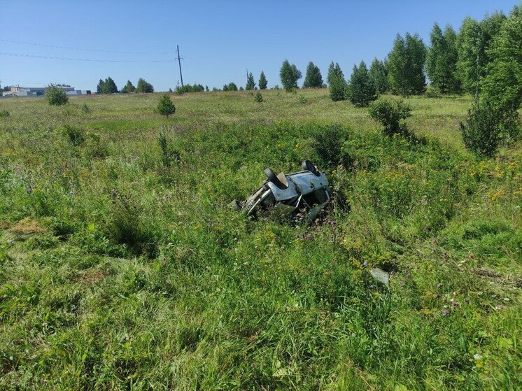 «Жигуль» слетел с трассы в Сернурском районе, пострадали двое