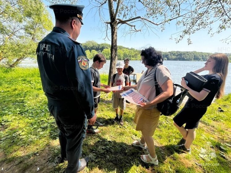  Жителям Богородицка и Куркино сотрудники МЧС рассказали о безопасности