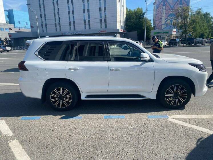 Задержали в Казани водителя Lexus за угрозы на дороге игрушечным пистолетом