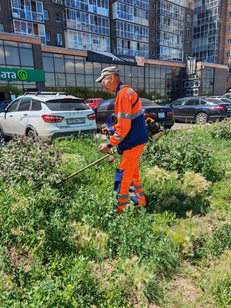 В Иркутске идет комплексная уборка городских территорий