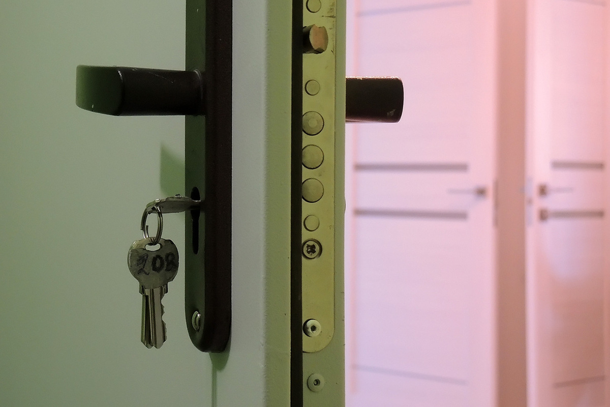 В Ленобласти задержали подозреваемую в незаконной легализации более 60 мигрантов