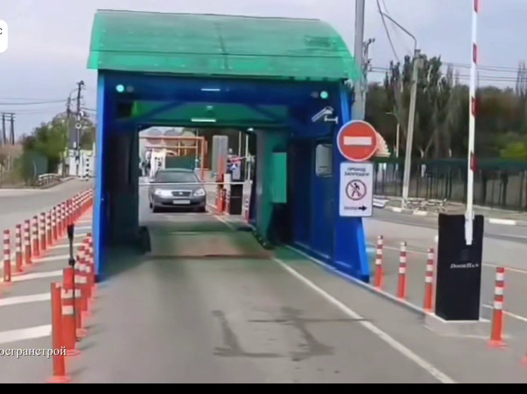 Почти 100 тысяч легковых авто прошли сканирование на границе Крыма с Херсонской областью