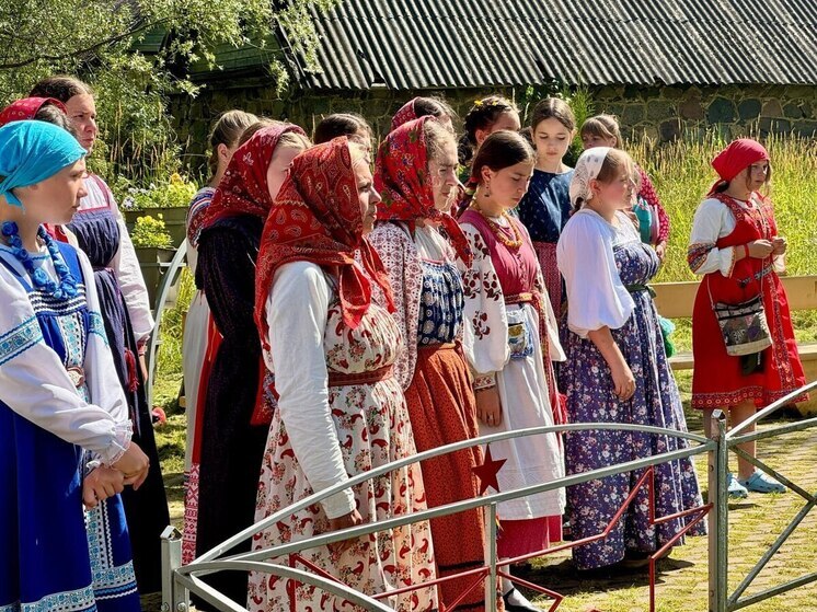 Лития у мемориала павшим защитникам Отечества прошла в Изборске