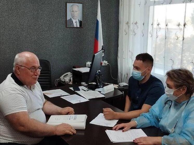Невролог и терапевт из Пензы продолжают помогать пациентам стационара Токмакской центральной больницы