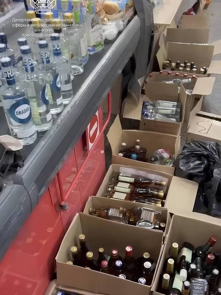 В Сочи у магазинов и ресторанов изъяли почти 300 литров нелегального алкоголя