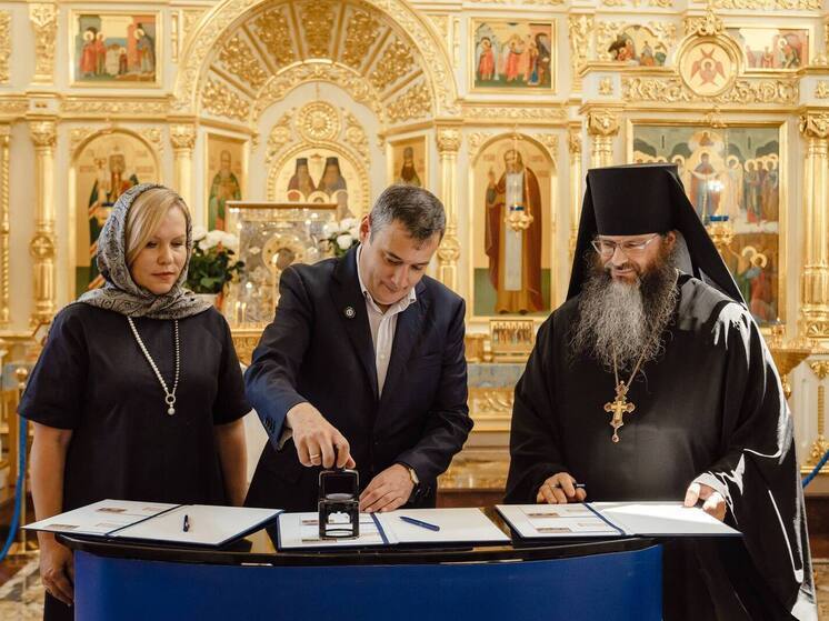 Рыльский и Горнальский монастыри изобразили на почтовых марках