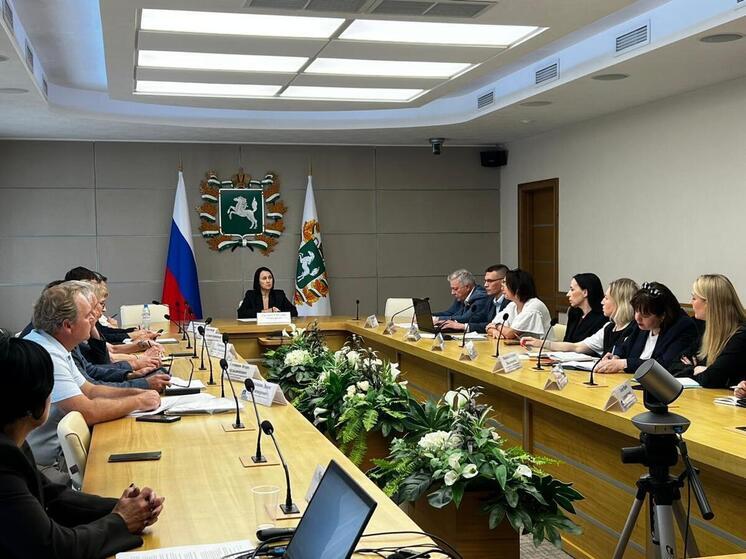 Федеральные эксперты отметили улучшения в работе педиатрических отделений в Томске