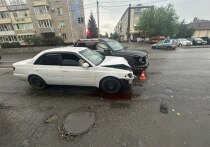 Вечером 29 июля в Горно-Алтайске произошло ДТП — кроссовер столкнулся с иномаркой. 