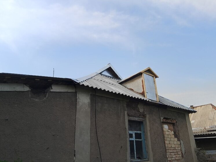 В Авдеевке на улице Зеленой завершили кровельные работы