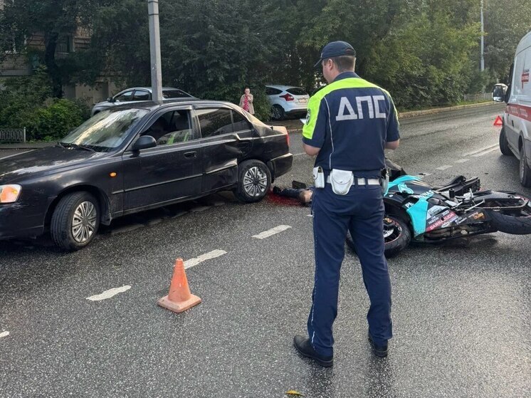 В Екатеринбурге в результате наезда Hyundai погиб мотоциклист