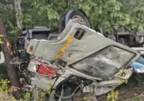 В Красноярском крае, недалеко от поселка Слизнево, произошло трагическое дорожно-транспортное происшествие с участием грузового автомобиля