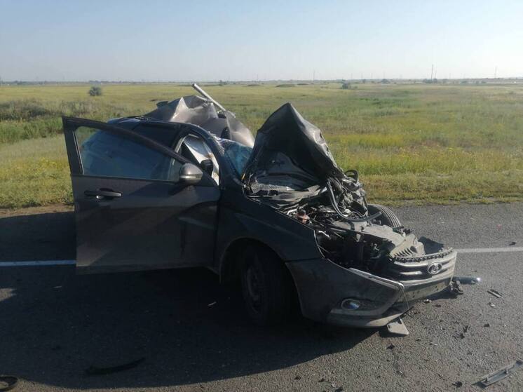 В Самарской области при смертельном ДТП погибли водитель и пассажир «весты»