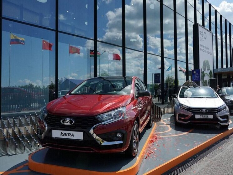 Mash: АВТОВАЗ снизит зарплаты своим сотрудникам минимум на 20% в конце сентября