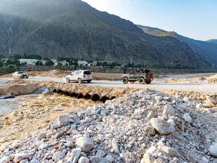 В Тырныаузе открыли движение по новому временному проезду через Герхожан-Суу